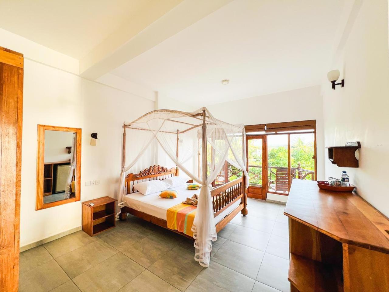 Twenty-Two Weligambay Hotel Weligama Exterior foto